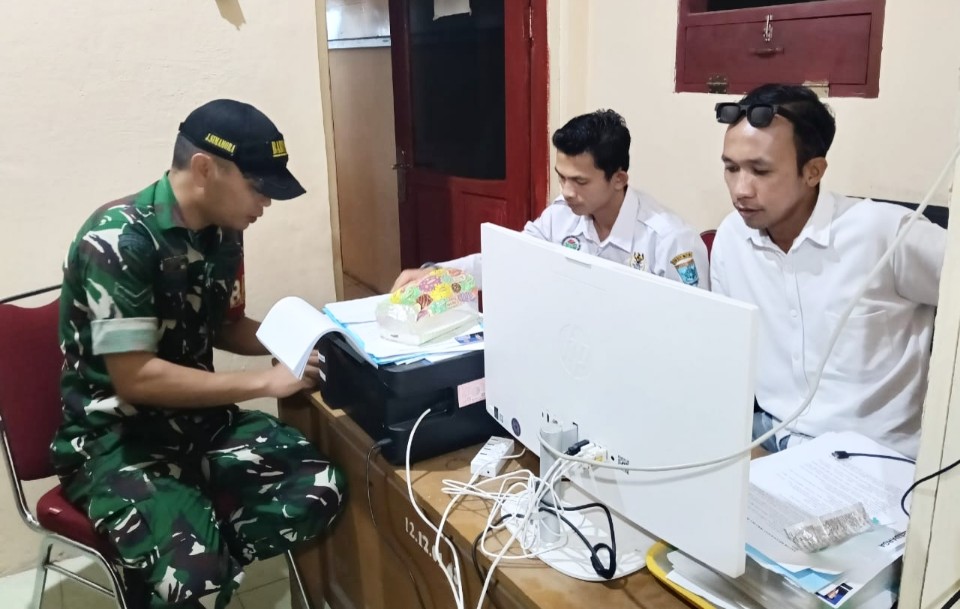 Jalin Koordinasi Dengan Sekdes, Babinramil 04 Sikakap Bahas Pembangunan Pos Ronda