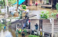 Kodim 0319 Mentawai Salurkan Bantuan Sembako Kepada Warga Terdampak Banjir di Siberut Selatan