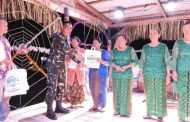 Dampingi Bupati, Dandim Mentawai Hadiri Safari Natal dan Pemberian Paket Natal di Gereja Mandiri Malakopak 