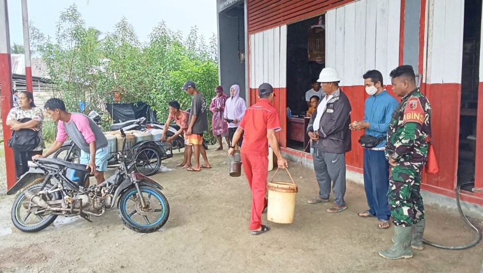 Pastikan Kebutuhan BBM, Babinramil 01 Sikabaluan Sambangi SPBU Pokai 