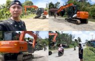 Peduli Kemaslahatan Orang Banyak, Pemilik Alat Berat Karya Delta Mas Perbaiki Jalan Penghubung Km 8 Sipora Utara