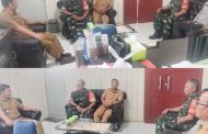 Sambangi Camat Sipora Utara, Babinsa Bahas Kinerja dan Pelayanan Desa di Wilayahnya
