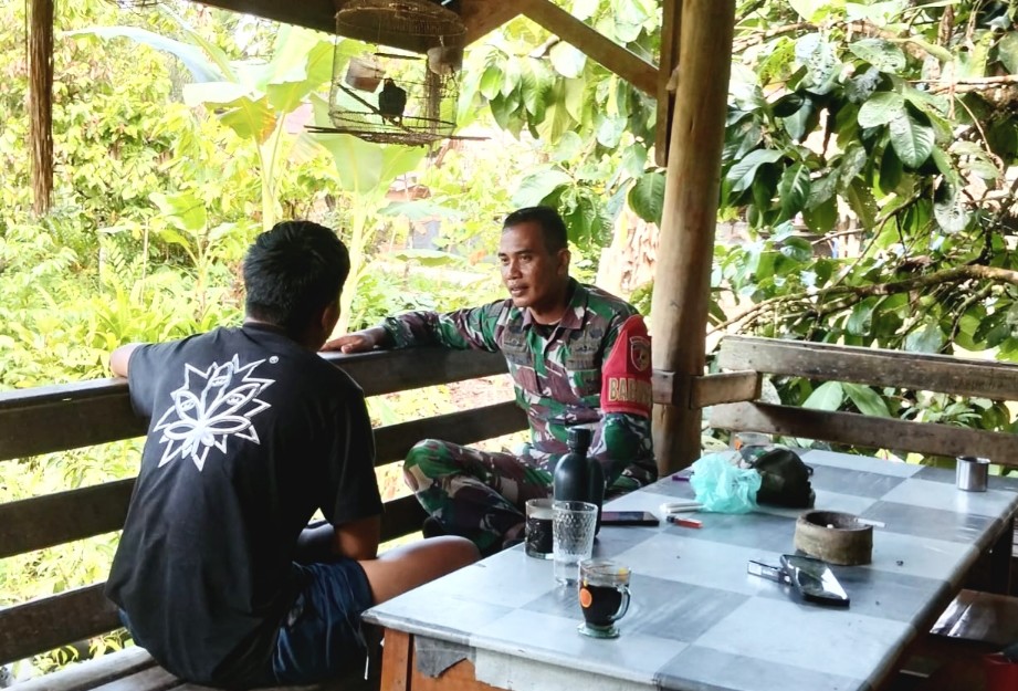 Babinsa Dorong Petani di Desa Madobag Tingkatkan Hasil Pertanian 