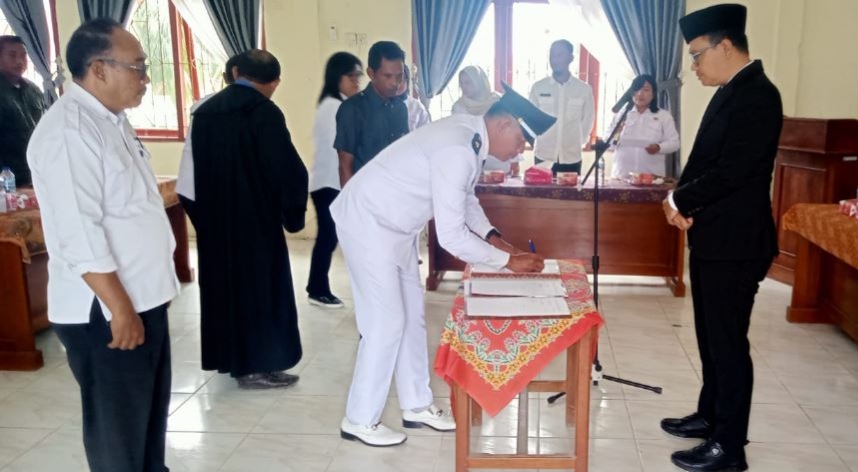 Penjabat Kades Goiso'oinan Resmi di Lantik, Ini Harapan Bupati Mentawai