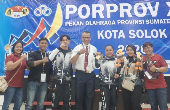Atlet Mentawai Cahaya Pratiwi Borong Medali di Cabor Angkat Besi Kelas 57 Kg, 1 Emas dan 2 Perak 