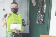 Personel Terima Parcel Lebaran Dari Komandan Kodim 0319/Mentawai
