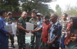 Penutupan TMMD, 40 Paket Sembako di Bagikan Kepada Masyarakat Mentawai