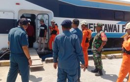 Babinsa Koramil 01 Sikabaluan Bersama Aparat Gabungan Lakukan Pengamanan di Pelabuhan Pokai
