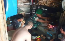 Melalui Program Masuk Dapur, Babinsa Koramil 03 Sipora Bantu Kesulitan Warga