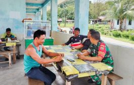 Jalin Silahturahmi, Babinramil 04 Sikakap Komsos Dengan Warga Binaan