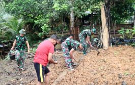 Satgas TMMD 123 Mentawai Bantu Warga Tanam Ubi di Dusun Bukit Subur
