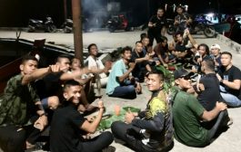 Satgas TMMD Bukber Bersama Nelayan di Pelabuhan Tuapeijat