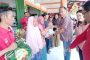 Legislator James Sibarani Gandeng Dinsos Salurkan Bansos Kepala Lansia dan Keluarga Risiko Stunting di Desa Bukit Pamewa
