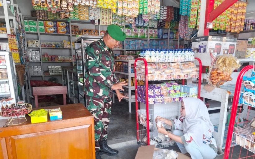 Sambangi Pekerja Tokoh, Babinrmail 02 Muara Siberut Berikan Motivasi 
