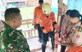 Babinsa Latih Pramuka SMAN 1 Siberut Utara Teknik Tali Menali 