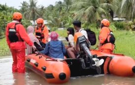 Kantor SAR Mentawai Evakuasi Warga Terdampak Banjir di Saureinu' dan Silaoinan
