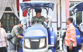 Terima Bantuan 5 Unit Alsintan dan 86 Hand Sprayer, Wabup Jakop Berharap Dapat Memperkuat Sektor Pertanian