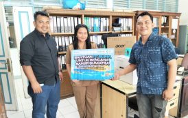 Bantuan Bencana Banjir Untuk Puskesmas Muara Siberut di Serahkan Ketua KNPI Mentawai