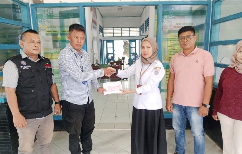 Peduli Kesehatan, Bantuan Dari Gianfranco WNA Italia di Terima Kapus Bosua  