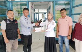 Peduli Kesehatan, Bantuan Dari Gianfranco WNA Italia di Terima Kapus Bosua 